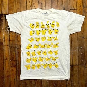 Pokemon T-Shirt Men's Medium White Mighty Fine Pikachu Sprites Graphic Pullover